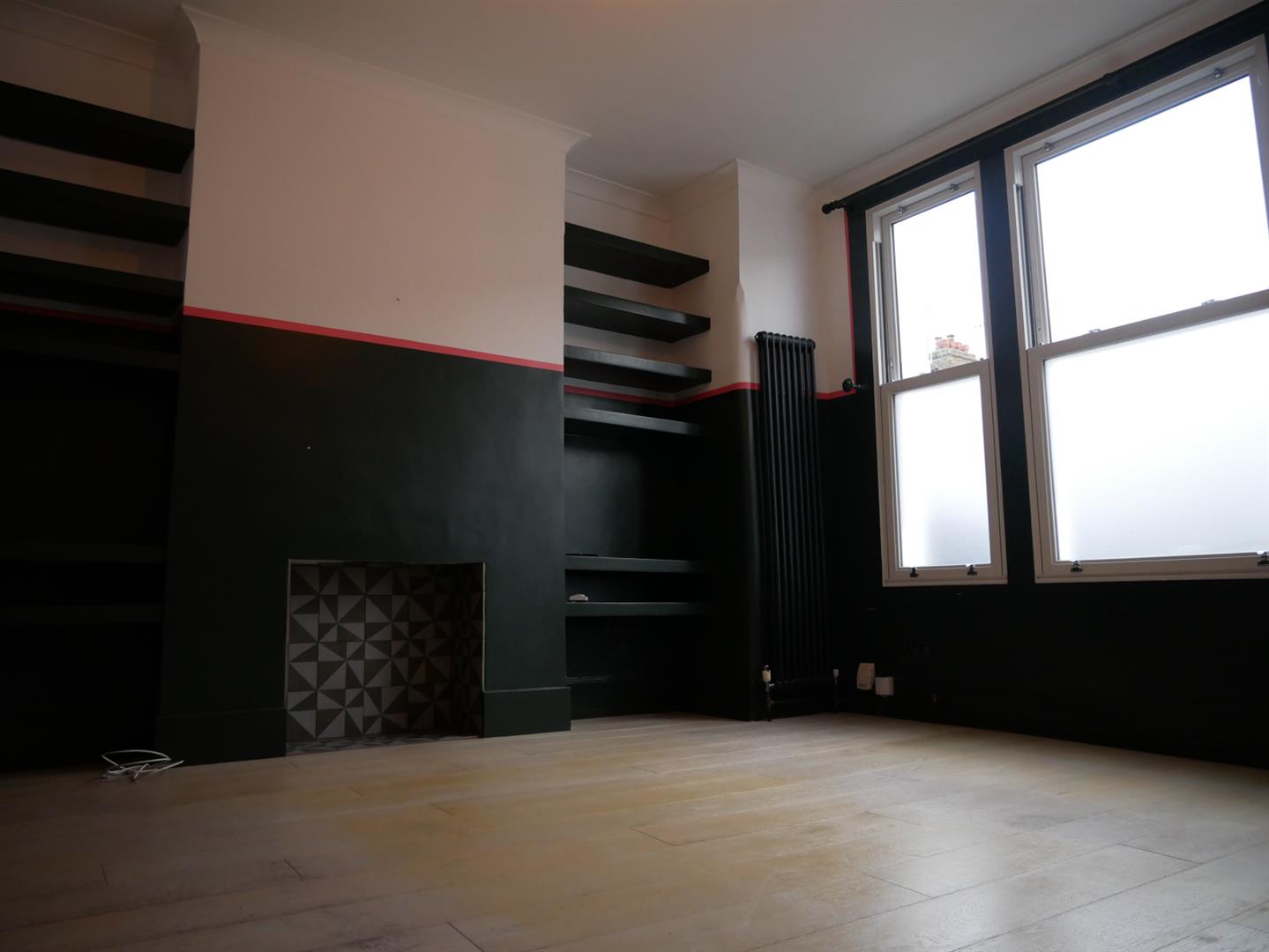4 bed property in Brampton Road, London